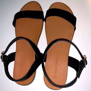 🛍Wild Diva Lounge shoes women’s flat sandals 8.5
